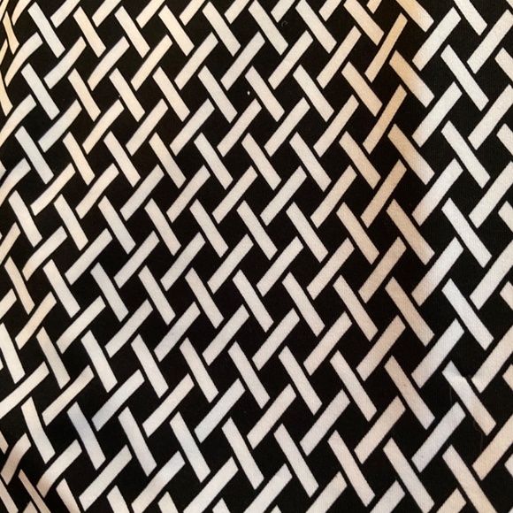 Jumpsuit small black and white geometric woven pattern - Picture 6 of 9